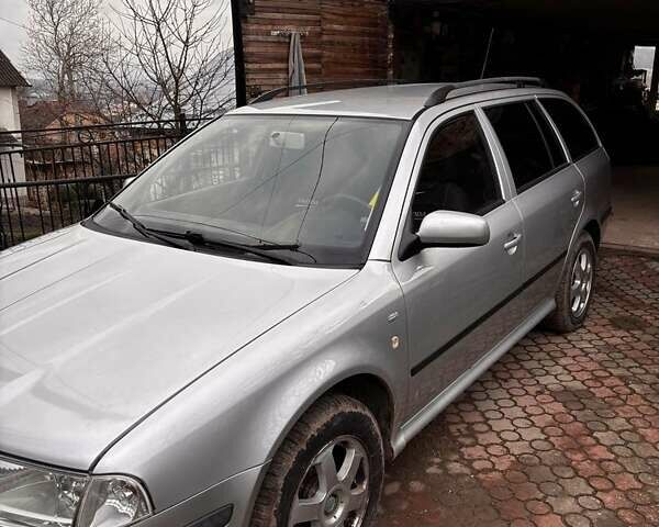 Сірий Шкода Октавія, об'ємом двигуна 1.6 л та пробігом 259 тис. км за 4000 $, фото 1 на Automoto.ua