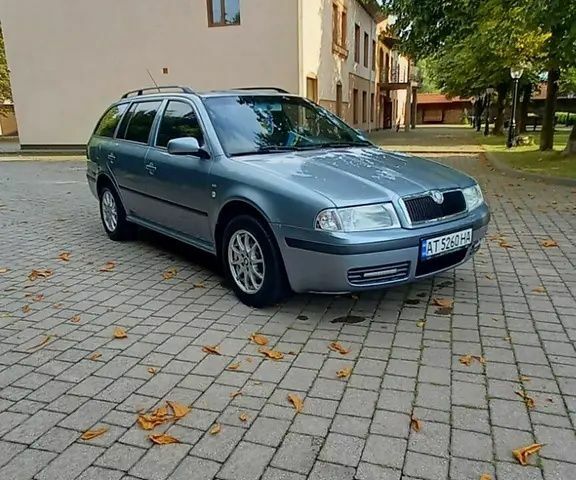 Сірий Шкода Октавія, об'ємом двигуна 1.6 л та пробігом 264 тис. км за 4500 $, фото 1 на Automoto.ua