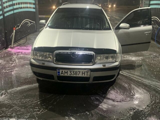 Серый Шкода Октавия, объемом двигателя 1.6 л и пробегом 305 тыс. км за 4000 $, фото 1 на Automoto.ua