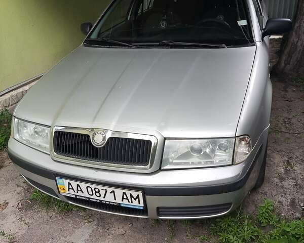 Серый Шкода Октавия, объемом двигателя 1.6 л и пробегом 570 тыс. км за 4000 $, фото 1 на Automoto.ua