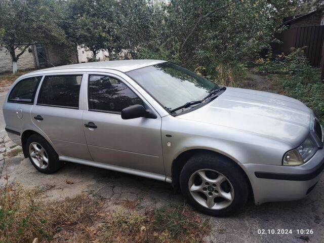 Серый Шкода Октавия, объемом двигателя 1.6 л и пробегом 560 тыс. км за 3800 $, фото 1 на Automoto.ua