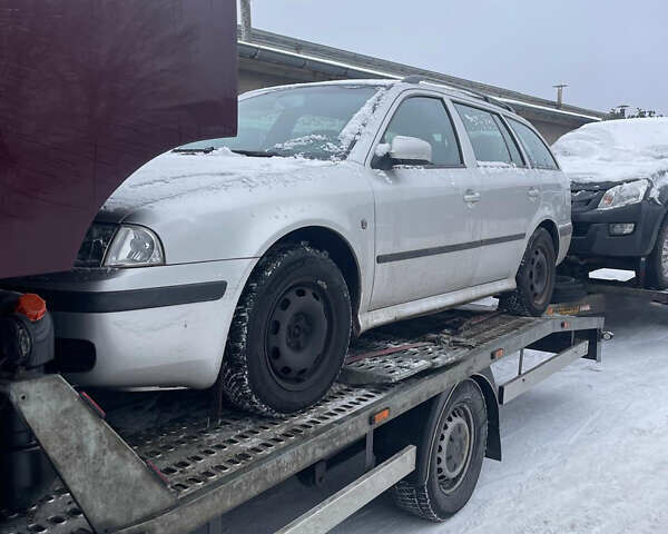 Серый Шкода Октавия, объемом двигателя 1.6 л и пробегом 180 тыс. км за 4199 $, фото 1 на Automoto.ua