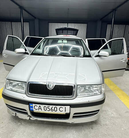Серый Шкода Октавия, объемом двигателя 2 л и пробегом 205 тыс. км за 5600 $, фото 1 на Automoto.ua