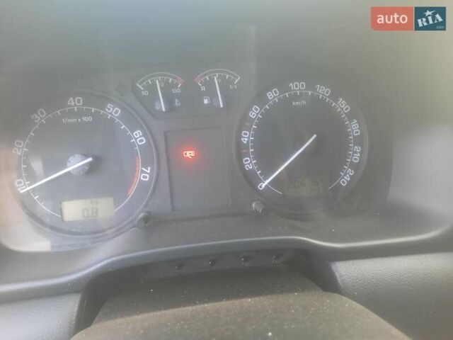 Серый Шкода Октавия, объемом двигателя 1.6 л и пробегом 206 тыс. км за 5500 $, фото 1 на Automoto.ua