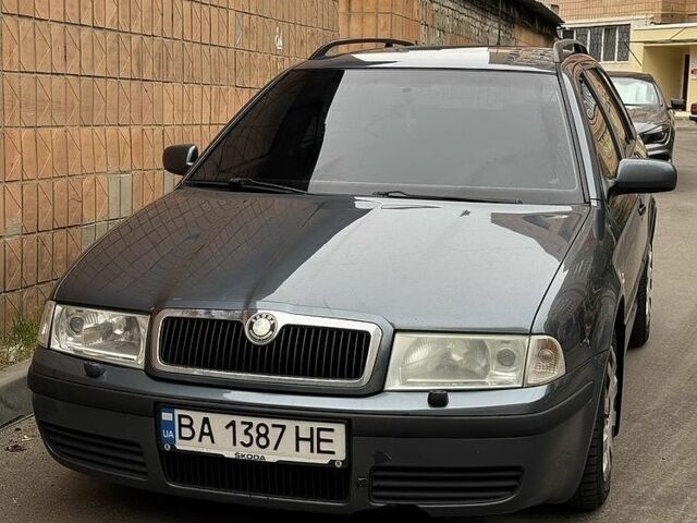 Сірий Шкода Октавія, об'ємом двигуна 1.6 л та пробігом 275 тис. км за 5490 $, фото 1 на Automoto.ua