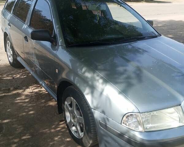 Сірий Шкода Октавія, об'ємом двигуна 1.6 л та пробігом 293 тис. км за 4000 $, фото 1 на Automoto.ua