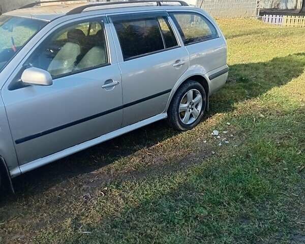 Сірий Шкода Октавія, об'ємом двигуна 1.6 л та пробігом 290 тис. км за 4300 $, фото 1 на Automoto.ua