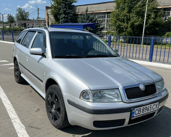Серый Шкода Октавия, объемом двигателя 1.6 л и пробегом 265 тыс. км за 5400 $, фото 1 на Automoto.ua
