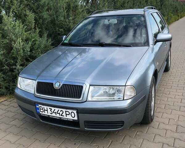 Серый Шкода Октавия, объемом двигателя 1.6 л и пробегом 200 тыс. км за 5000 $, фото 1 на Automoto.ua