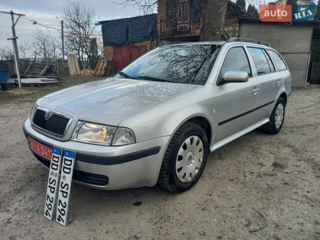 Серый Шкода Октавия, объемом двигателя 1.6 л и пробегом 177 тыс. км за 4500 $, фото 1 на Automoto.ua