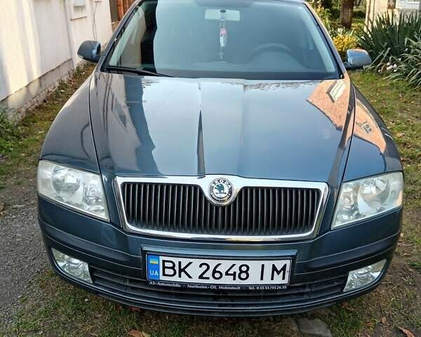 Сірий Шкода Октавія, об'ємом двигуна 1.6 л та пробігом 243 тис. км за 4900 $, фото 1 на Automoto.ua