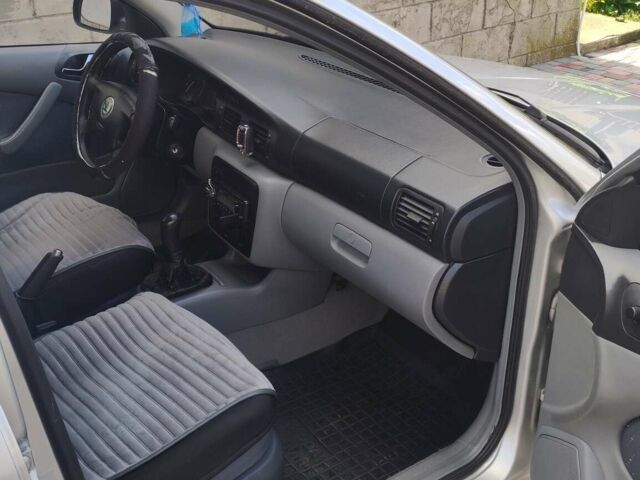 Сірий Шкода Октавія, об'ємом двигуна 1.6 л та пробігом 230 тис. км за 4500 $, фото 1 на Automoto.ua