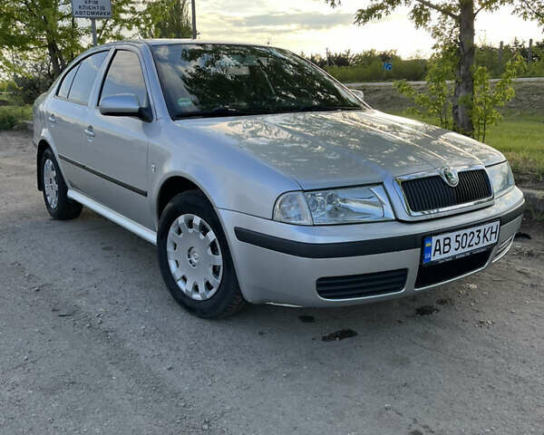 Серый Шкода Октавия, объемом двигателя 1.6 л и пробегом 154 тыс. км за 5600 $, фото 1 на Automoto.ua