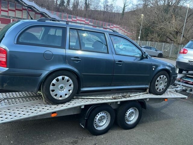 Серый Шкода Октавия, объемом двигателя 1.6 л и пробегом 180 тыс. км за 3999 $, фото 1 на Automoto.ua