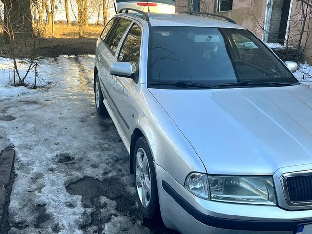 Серый Шкода Октавия, объемом двигателя 2 л и пробегом 264 тыс. км за 6300 $, фото 1 на Automoto.ua