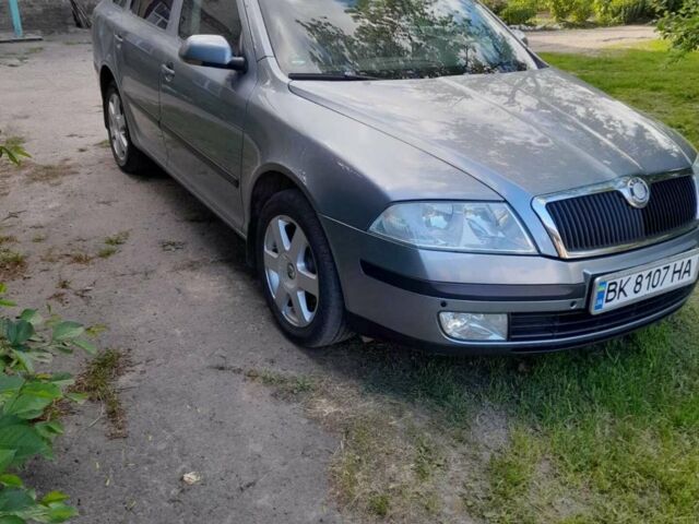 Серый Шкода Октавия, объемом двигателя 1.6 л и пробегом 250 тыс. км за 5800 $, фото 1 на Automoto.ua