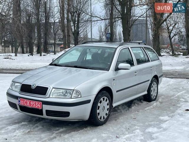 Серый Шкода Октавия, объемом двигателя 1.6 л и пробегом 196 тыс. км за 5000 $, фото 1 на Automoto.ua