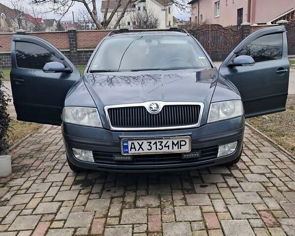 Серый Шкода Октавия, объемом двигателя 1.6 л и пробегом 265 тыс. км за 5800 $, фото 1 на Automoto.ua