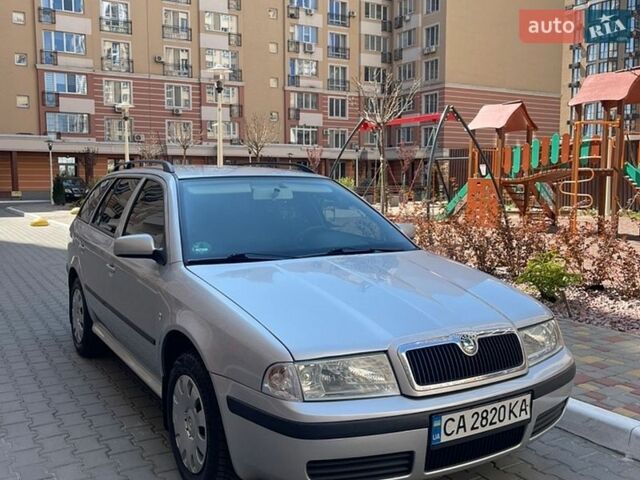 Серый Шкода Октавия, объемом двигателя 1.6 л и пробегом 219 тыс. км за 5500 $, фото 1 на Automoto.ua