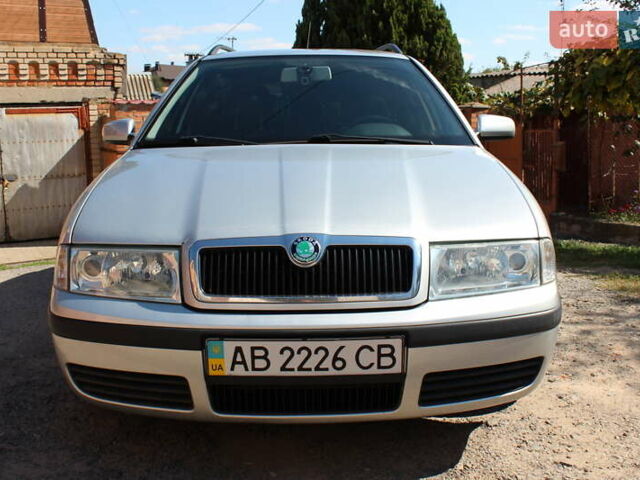 Серый Шкода Октавия, объемом двигателя 1.6 л и пробегом 220 тыс. км за 6200 $, фото 1 на Automoto.ua