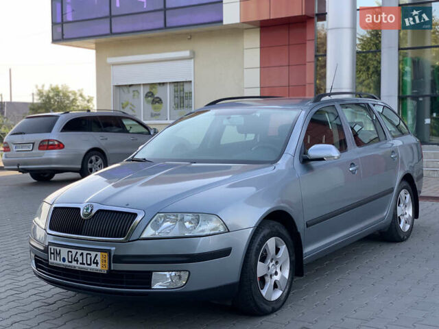 Серый Шкода Октавия, объемом двигателя 1.6 л и пробегом 208 тыс. км за 5950 $, фото 1 на Automoto.ua