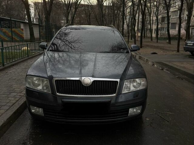 Серый Шкода Октавия, объемом двигателя 2 л и пробегом 401 тыс. км за 3200 $, фото 1 на Automoto.ua