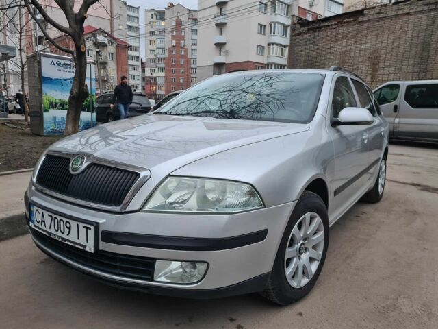 Серый Шкода Октавия, объемом двигателя 1.6 л и пробегом 320 тыс. км за 5500 $, фото 1 на Automoto.ua