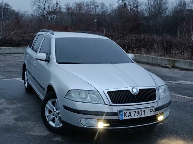Сірий Шкода Октавія, об'ємом двигуна 0 л та пробігом 300 тис. км за 4800 $, фото 1 на Automoto.ua