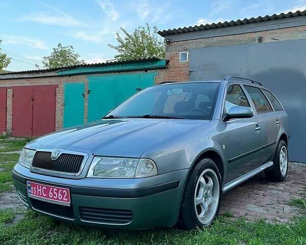 Серый Шкода Октавия, объемом двигателя 1.6 л и пробегом 203 тыс. км за 5500 $, фото 1 на Automoto.ua
