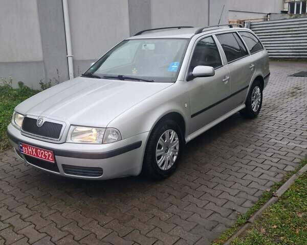 Сірий Шкода Октавія, об'ємом двигуна 1.6 л та пробігом 130 тис. км за 5350 $, фото 1 на Automoto.ua