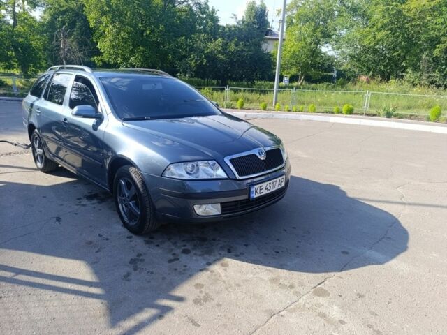 Сірий Шкода Октавія, об'ємом двигуна 1.6 л та пробігом 240 тис. км за 6196 $, фото 1 на Automoto.ua