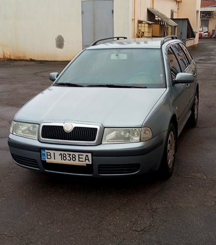 Сірий Шкода Октавія, об'ємом двигуна 16 л та пробігом 300 тис. км за 3700 $, фото 1 на Automoto.ua