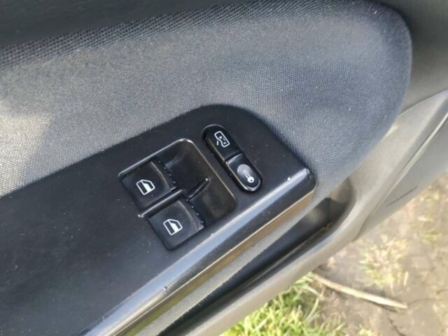 Сірий Шкода Октавія, об'ємом двигуна 1.6 л та пробігом 220 тис. км за 4999 $, фото 1 на Automoto.ua