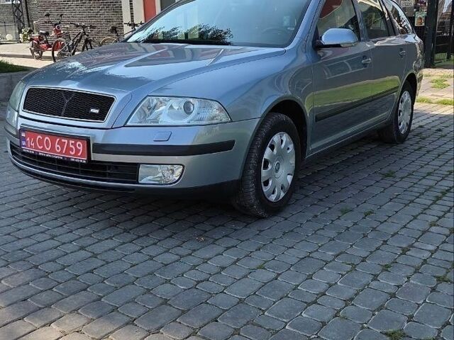 Серый Шкода Октавия, объемом двигателя 1.6 л и пробегом 232 тыс. км за 5500 $, фото 1 на Automoto.ua