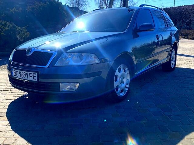 Сірий Шкода Октавія, об'ємом двигуна 2 л та пробігом 200 тис. км за 5400 $, фото 1 на Automoto.ua