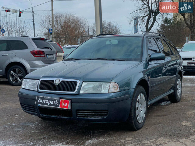 Серый Шкода Октавия, объемом двигателя 1.6 л и пробегом 240 тыс. км за 4390 $, фото 1 на Automoto.ua