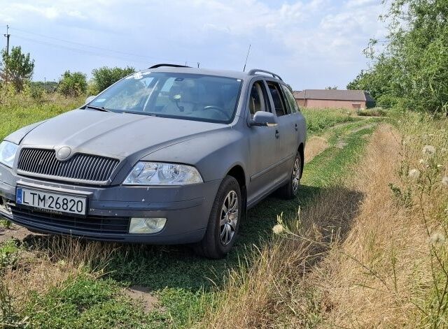 Серый Шкода Октавия, объемом двигателя 2 л и пробегом 346 тыс. км за 2300 $, фото 1 на Automoto.ua