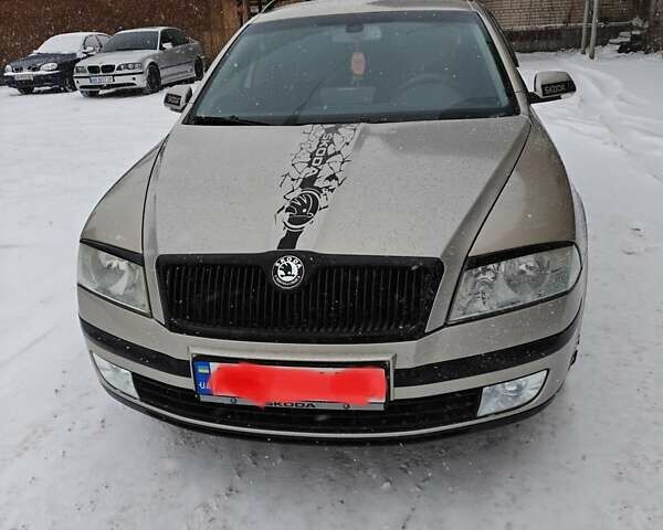 Серый Шкода Октавия, объемом двигателя 1.6 л и пробегом 353 тыс. км за 5700 $, фото 1 на Automoto.ua