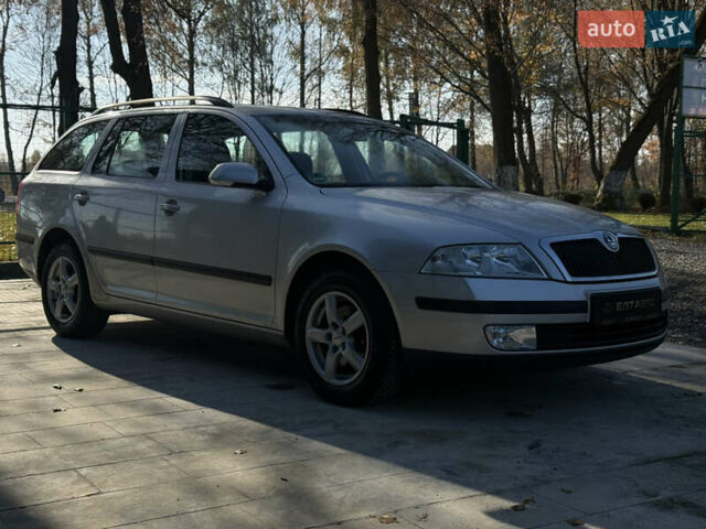 Серый Шкода Октавия, объемом двигателя 1.6 л и пробегом 205 тыс. км за 6500 $, фото 1 на Automoto.ua