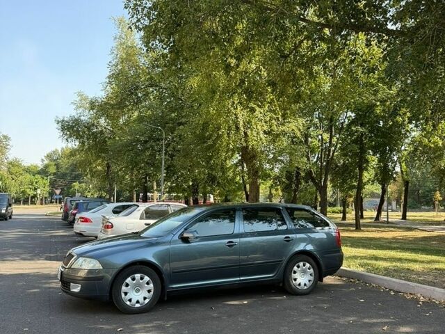 Сірий Шкода Октавія, об'ємом двигуна 1.6 л та пробігом 318 тис. км за 5500 $, фото 1 на Automoto.ua