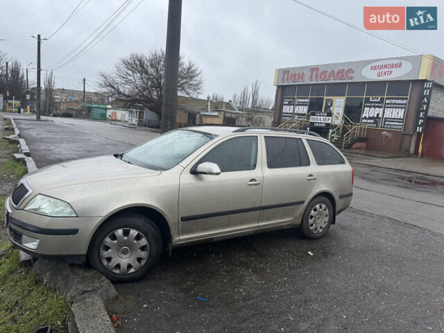 Серый Шкода Октавия, объемом двигателя 1.6 л и пробегом 180 тыс. км за 6500 $, фото 1 на Automoto.ua