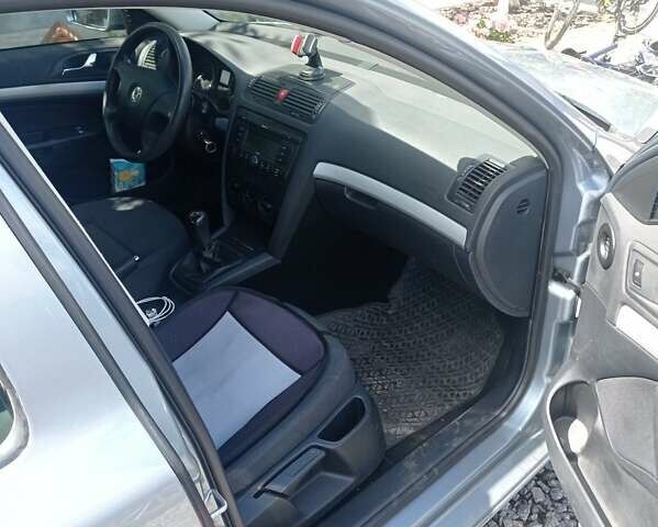 Сірий Шкода Октавія, об'ємом двигуна 1.6 л та пробігом 285 тис. км за 5700 $, фото 1 на Automoto.ua