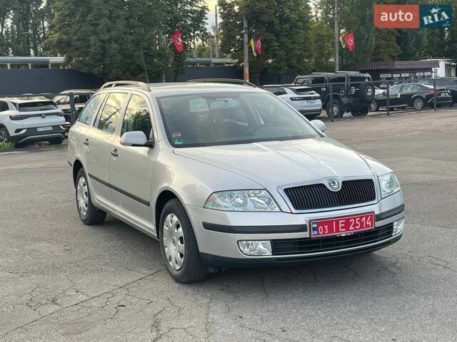 Серый Шкода Октавия, объемом двигателя 1.6 л и пробегом 175 тыс. км за 6000 $, фото 1 на Automoto.ua