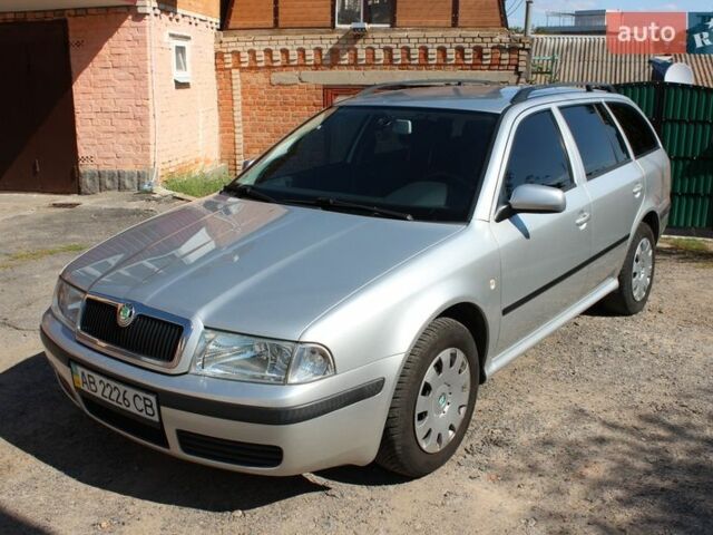 Серый Шкода Октавия, объемом двигателя 1.6 л и пробегом 220 тыс. км за 6000 $, фото 1 на Automoto.ua