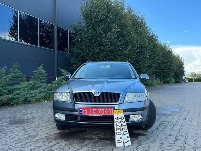 Серый Шкода Октавия, объемом двигателя 1.6 л и пробегом 235 тыс. км за 6200 $, фото 1 на Automoto.ua