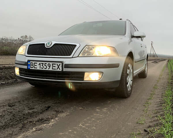 Сірий Шкода Октавія, об'ємом двигуна 1.6 л та пробігом 240 тис. км за 6000 $, фото 1 на Automoto.ua