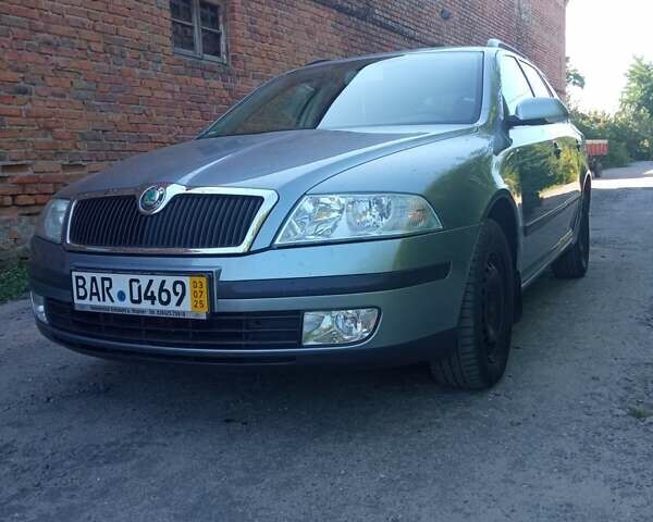 Серый Шкода Октавия, объемом двигателя 1.6 л и пробегом 212 тыс. км за 5950 $, фото 1 на Automoto.ua