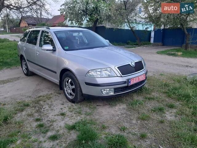Серый Шкода Октавия, объемом двигателя 1.6 л и пробегом 220 тыс. км за 6400 $, фото 1 на Automoto.ua