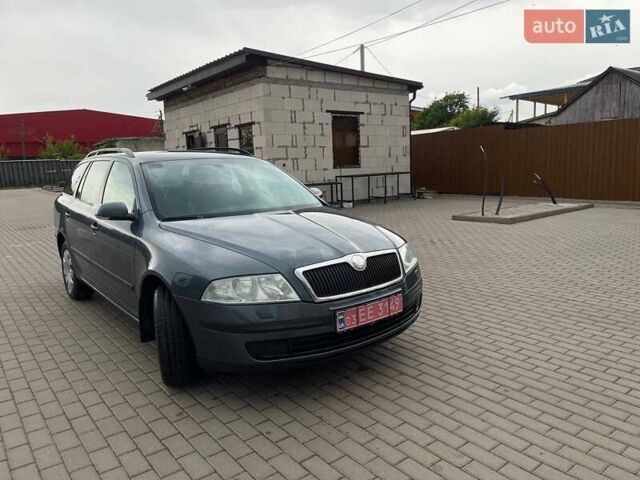 Серый Шкода Октавия, объемом двигателя 1.6 л и пробегом 228 тыс. км за 6250 $, фото 1 на Automoto.ua