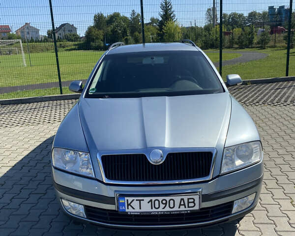 Серый Шкода Октавия, объемом двигателя 1.6 л и пробегом 232 тыс. км за 6000 $, фото 1 на Automoto.ua